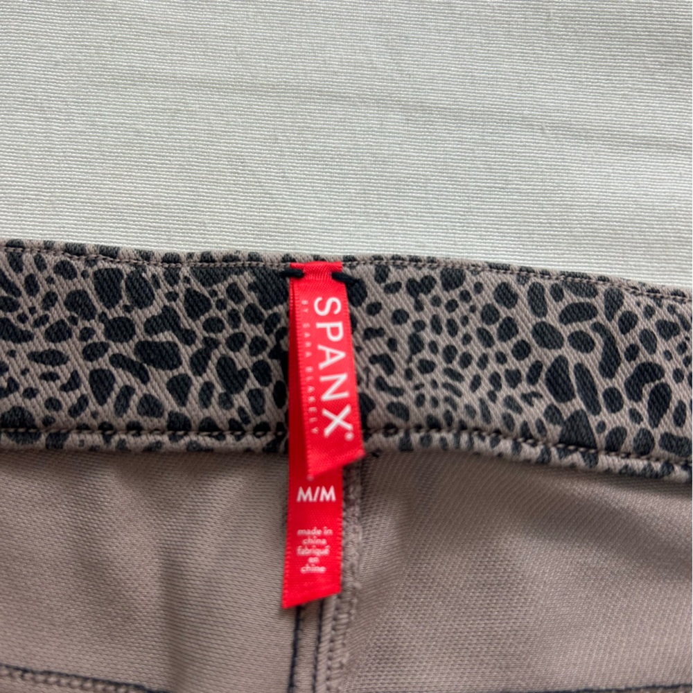 Women’s‎ Spanx Jean-ish Ankle Leggings in Desert Dot Size Medium Animal Print - Picture 8 of 16